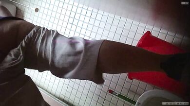 TWTP 几个舞蹈社团的妹子被有心人暗藏摄像头偷拍她们嘘嘘3吳悠嘉